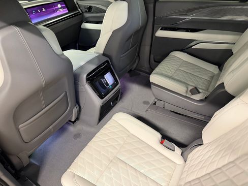 Used 2025 Cadillac Escalade IQ Luxury 1 AWD/4WD image 50