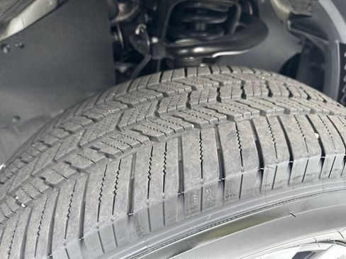 Used 2023 Toyota Tacoma Limited image 12