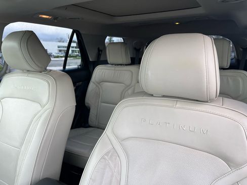 Used 2017 Ford Explorer Platinum image 33