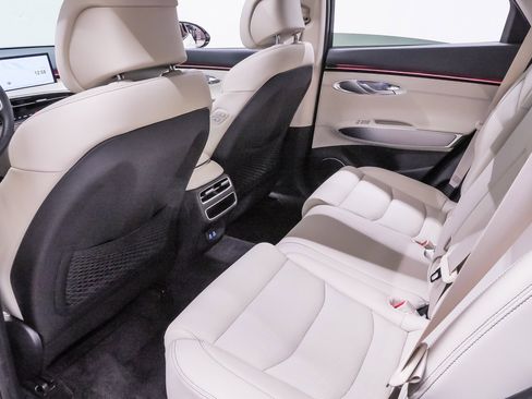 Certified 2026 Genesis GV70 2.5T Select image 11