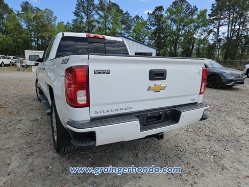 Used 2017 Chevrolet Silverado 1500 LTZ Z71 w/ LTZ Plus Package image 9
