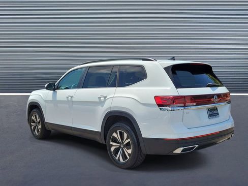 Used 2024 Volkswagen Atlas SE FWD image 4