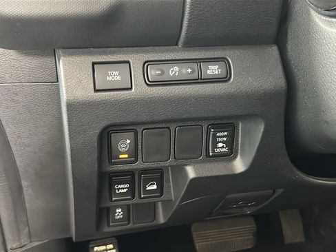 Used 2023 Nissan Frontier SV w/ SV Convenience Package AWD/4WD image 19