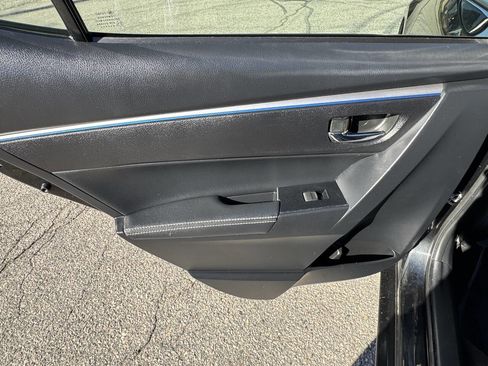 Used 2015 Toyota Corolla LE image 13