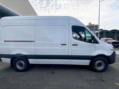 New 2025 Mercedes-Benz Sprinter 2500 image 8
