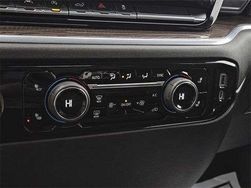 Used 2022 Chevrolet Silverado 1500 LT image 22