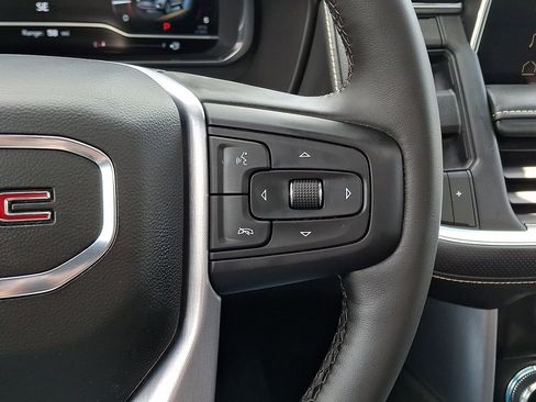 Used 2023 GMC Yukon XL SLT w/ SLT Luxury Package AWD/4WD image 23