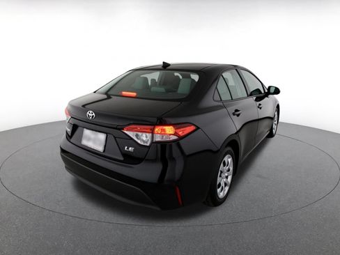 Used 2025 Toyota Corolla LE FWD image 11