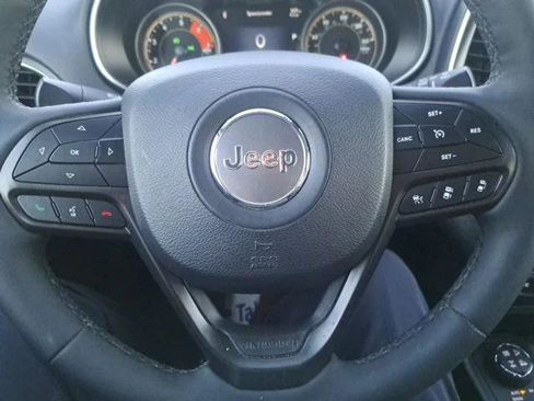 Certified 2023 Jeep Cherokee Trailhawk AWD/4WD image 16