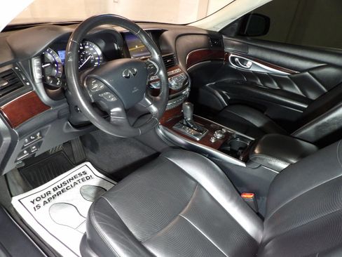 Used 2016 INFINITI Q70 L 3.7 w/ Technology Package AWD/4WD image 12