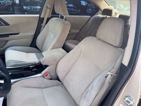 Used 2013 Honda Accord LX image 9