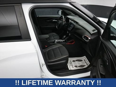 Used 2023 Chevrolet TrailBlazer RS w/ Sun and Liftgate Package image 14