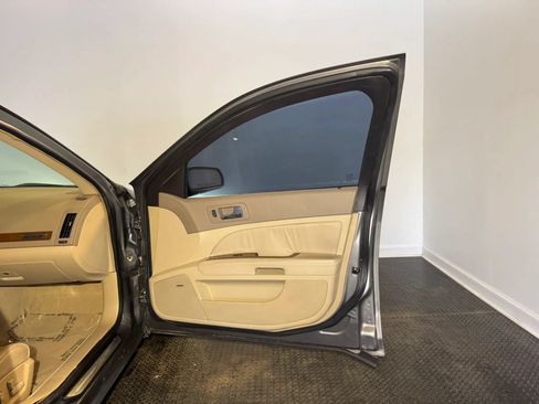 Used 2005 Cadillac STS V8 w/ Preferred Equipment Group RWD image 21