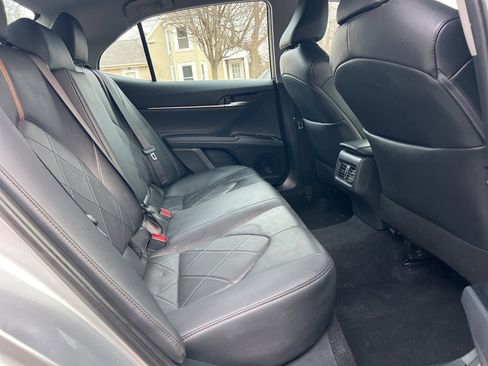 Used 2018 Toyota Camry XLE image 25