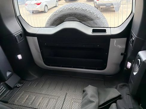 Used 2020 Land Rover Defender 110 SE AWD/4WD image 8