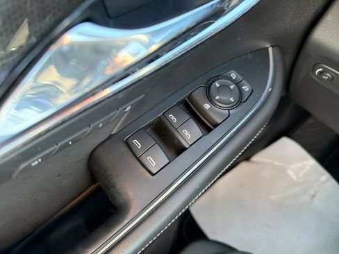 Used 2022 Buick Envision Essence w/ Safety Package AWD/4WD image 18