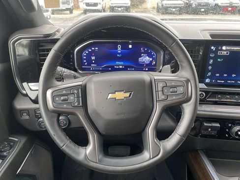Used 2025 Chevrolet Silverado 1500 High Country image 11