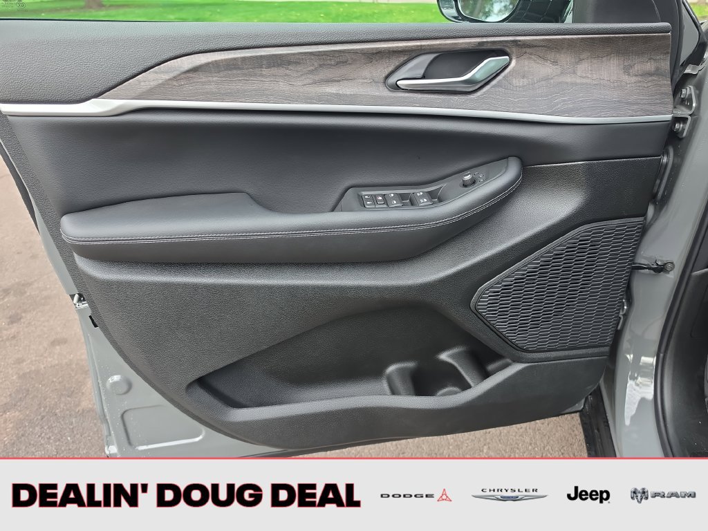 New 2027 Jeep Grand Cherokee 4WD image 10