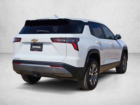 New 2026 Chevrolet Equinox LT image 2