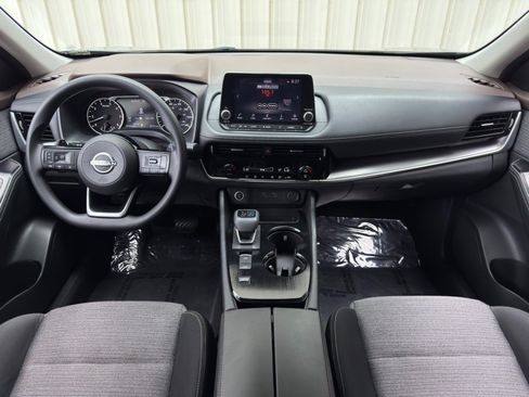 Used 2022 Nissan Rogue SV FWD image 11