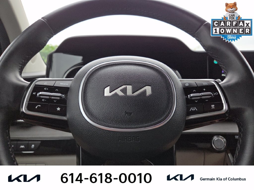 Used 2022 Kia Carnival EX FWD image 21