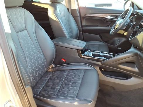 Used 2023 Buick Envision Avenir image 25