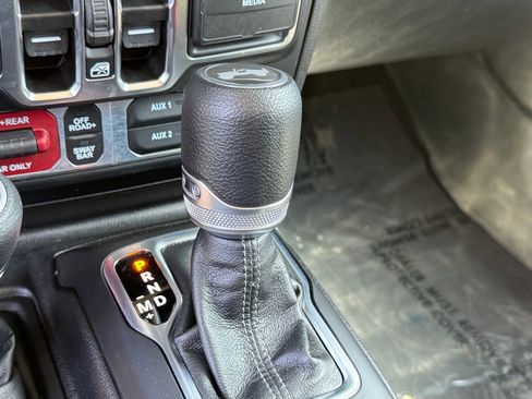 Used 2024 Jeep Wrangler Unlimited Rubicon image 35