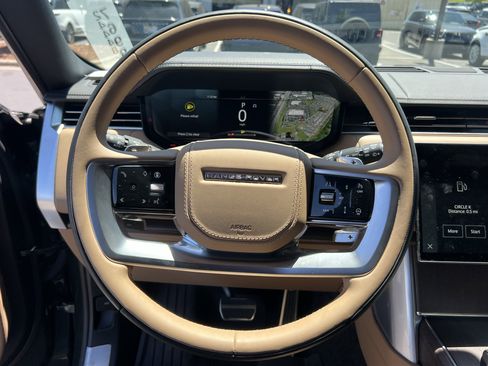 Used 2025 Land Rover Range Rover SE AWD/4WD image 21