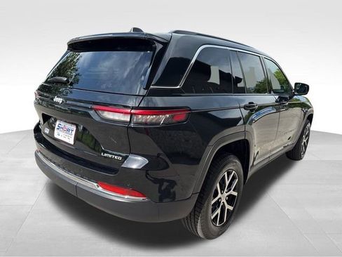 Used 2024 Jeep Grand Cherokee Limited image 5