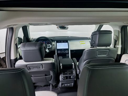 New 2026 Land Rover Discovery Dynamic SE AWD/4WD image 23