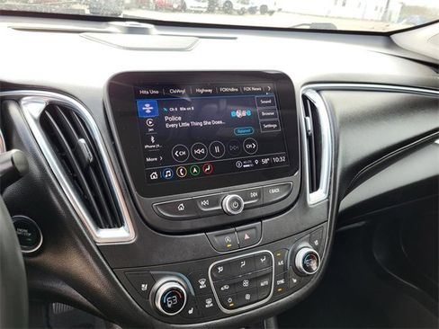 Used 2024 Chevrolet Malibu LT image 9