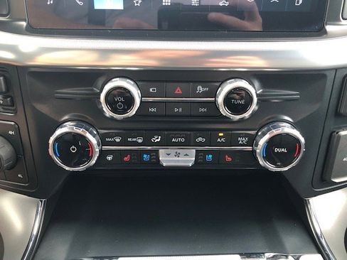 New 2025 Ford F150 Lariat w/ Equipment Group 502A High image 22