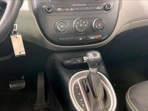 Used 2015 Kia Soul + FWD image 5