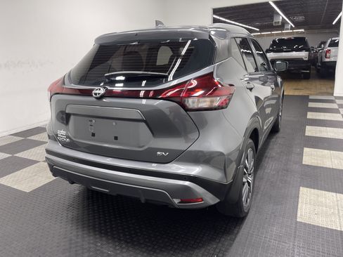 Used 2022 Nissan Kicks SV image 5