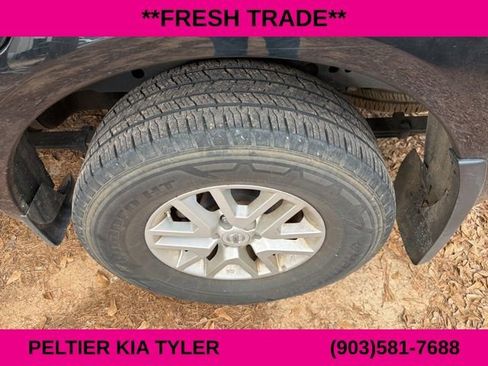 Used 2019 Nissan Frontier SV image 7