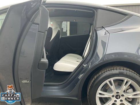 Used 2023 Tesla Model Y Long Range AWD/4WD image 7