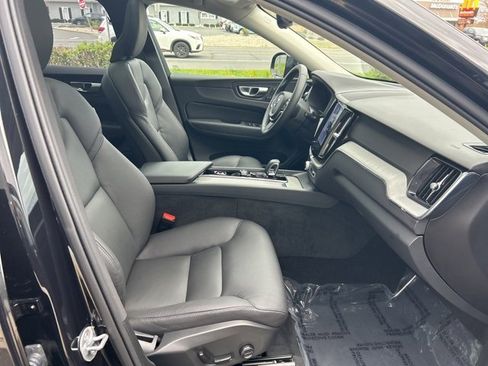 Certified 2025 Volvo XC60 B5 Plus image 15