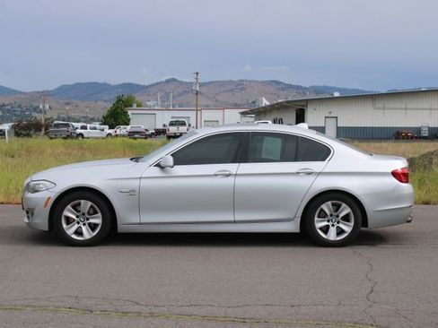 Used 2012 BMW 528i xDrive Sedan AWD/4WD image 2