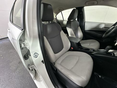 Used 2020 Toyota Corolla L image 30