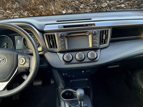 Used 2018 Toyota RAV4 LE w/ Carpet Mat Package image 6