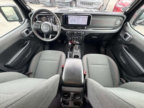 Used 2024 Jeep Wrangler Unlimited Rubicon image 22