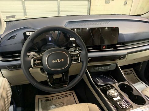 New 2026 Kia Carnival EX image 4