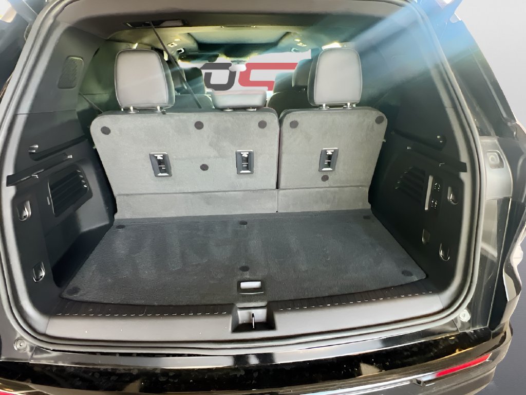Used 2024 Chevrolet Traverse RS w/ LPO, Floor Liner Package FWD image 28