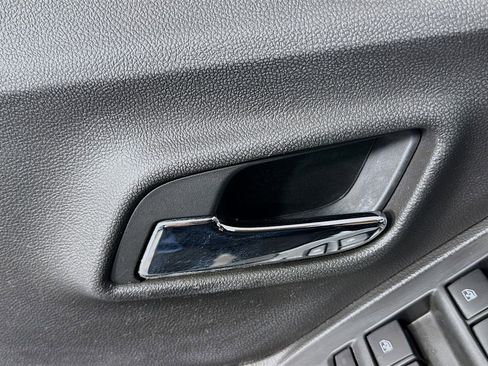 Used 2020 Chevrolet Trax LT w/ LT Convenience Package image 24