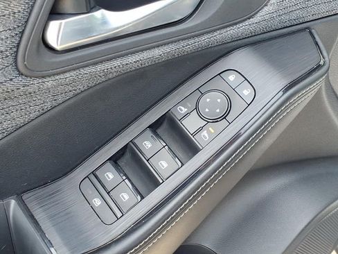 Used 2023 Nissan Rogue SV image 17