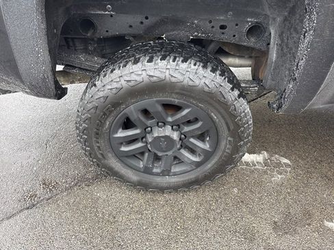 Used 2017 Chevrolet Silverado 2500 LT w/ Midnight Edition image 9