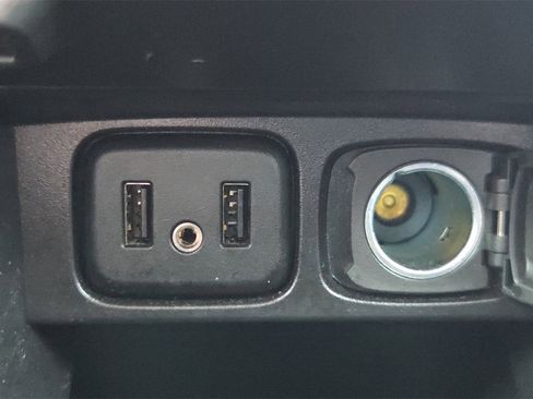 Used 2019 Buick Encore Preferred image 30