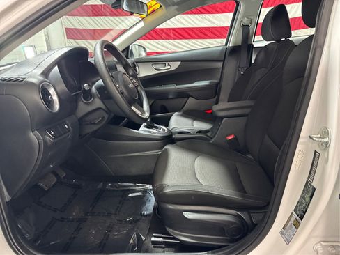 Used 2023 Kia Forte LXS FWD image 9