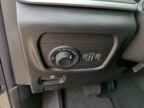 New 2025 Jeep Grand Cherokee Altitude image 15