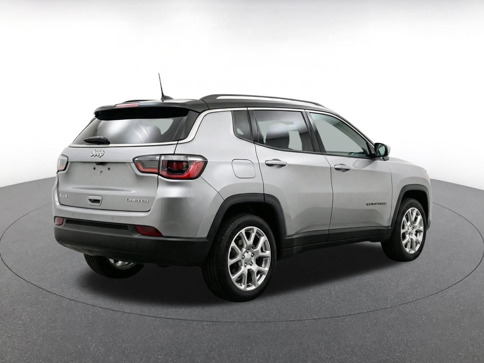 Used 2025 Jeep Compass Limited AWD/4WD image 10